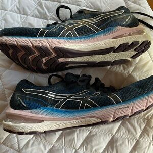 Women’s ASICS GT-2000 9w